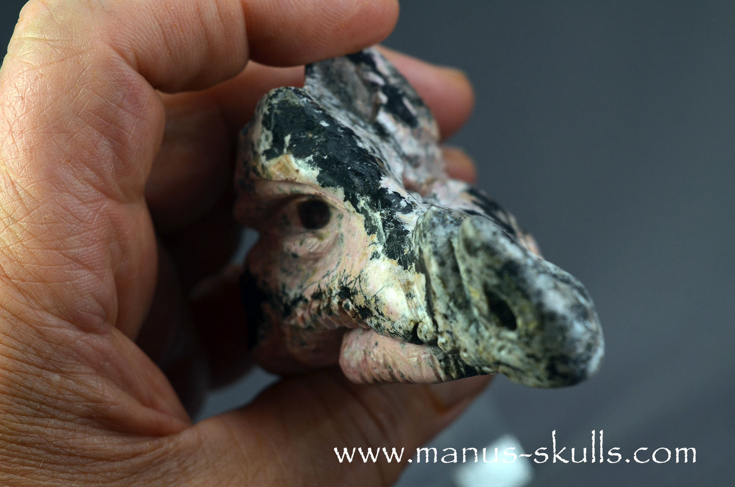 Pyroxmangite Dragon