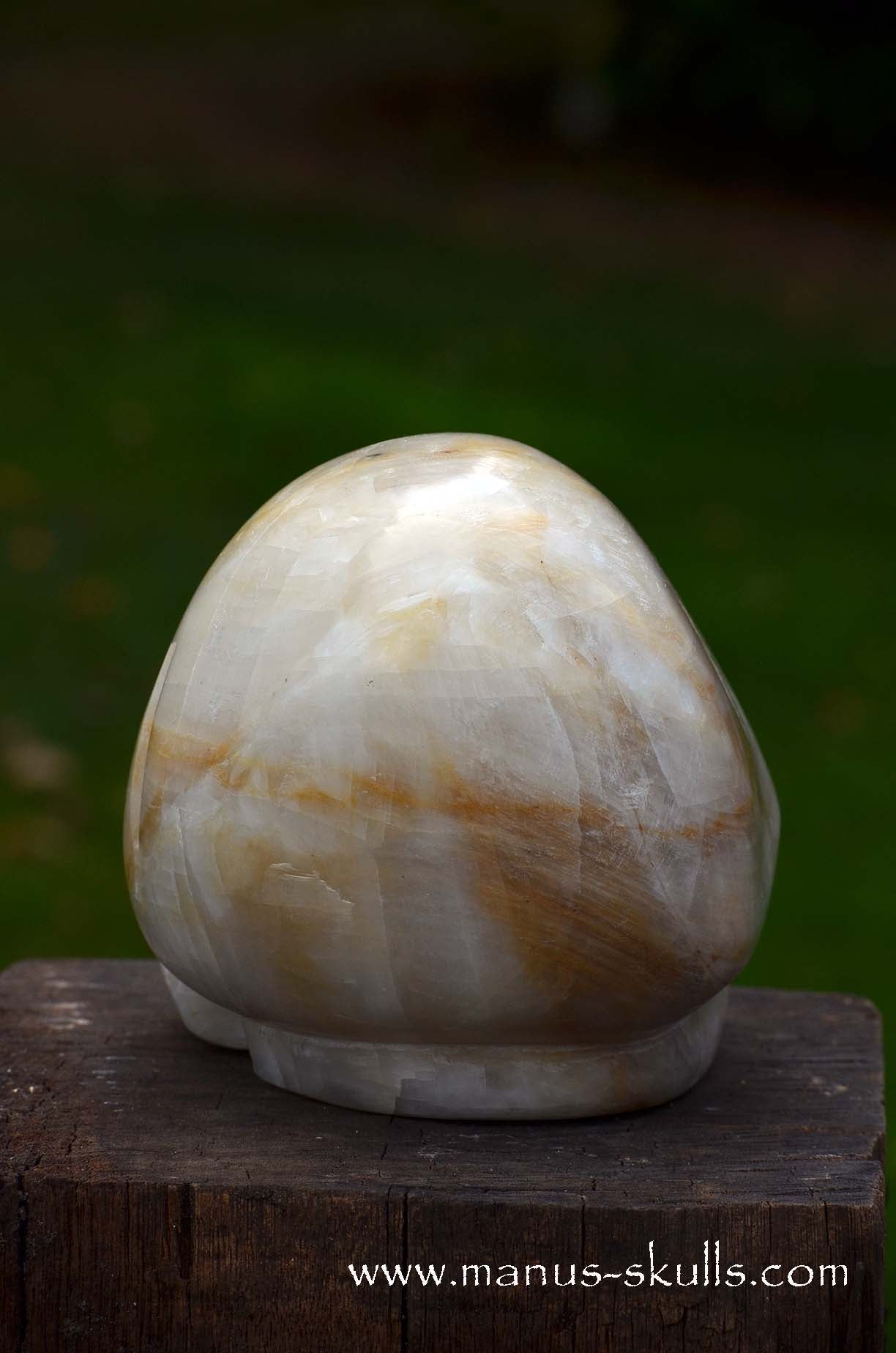 White Calcite Evolian Skull #01