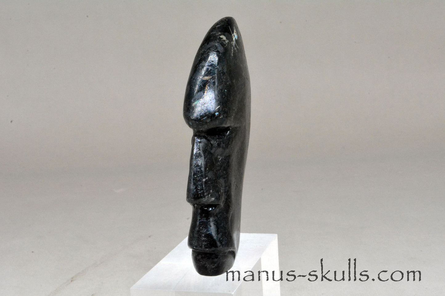 Nuummite Skull .. stolen / volé