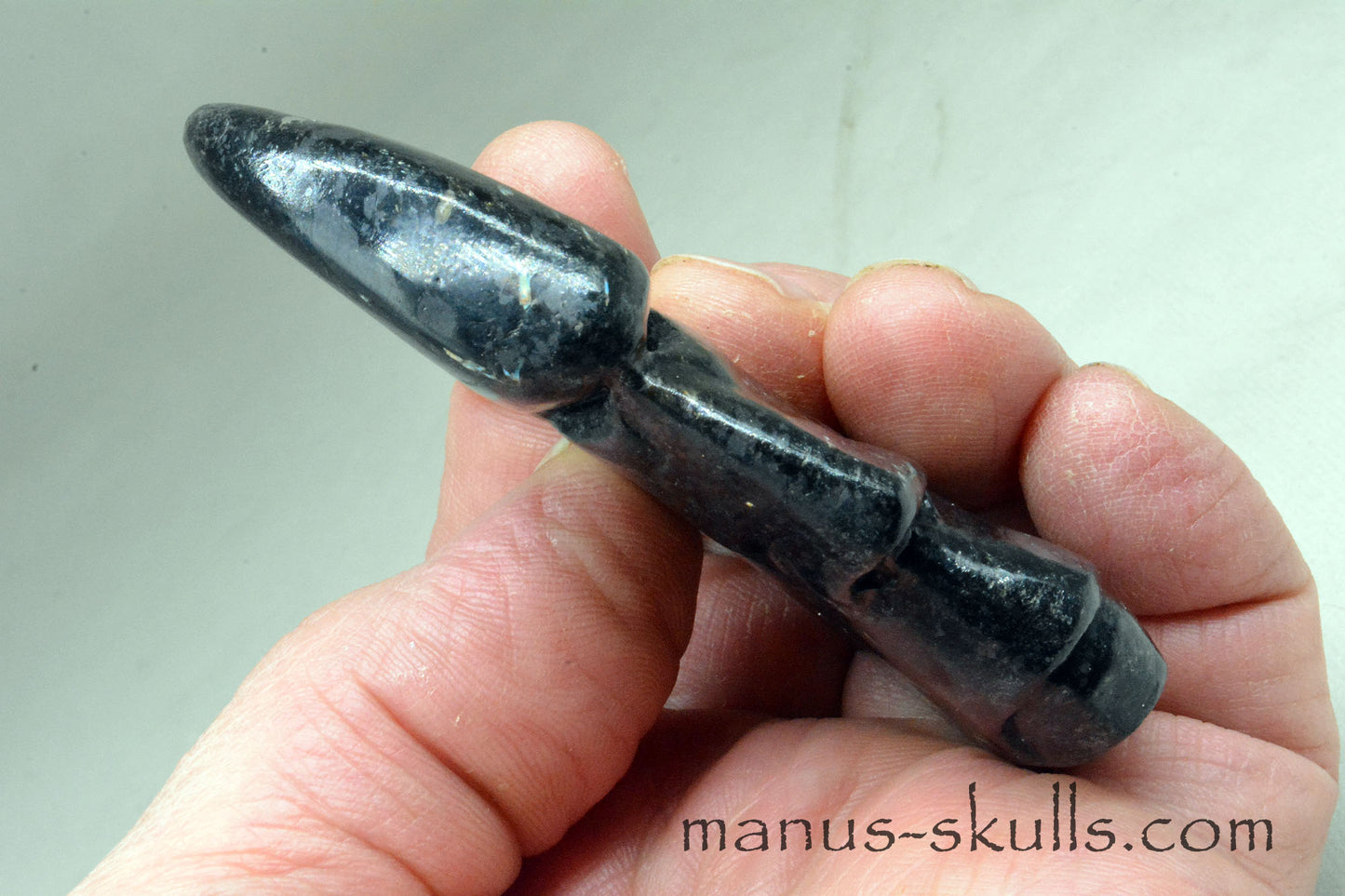 Nuummite Skull .. stolen / volé