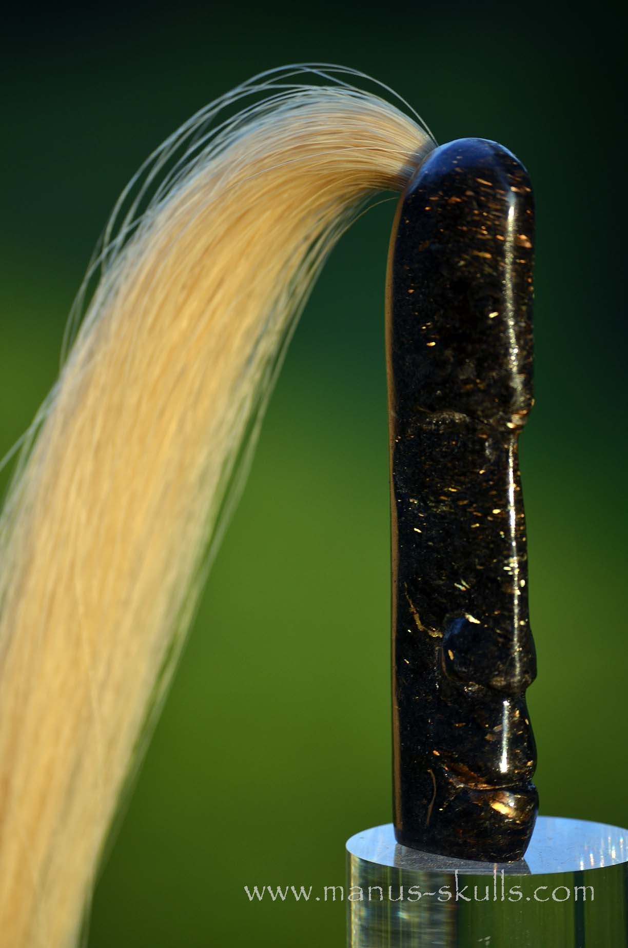 Nuummite  Tribal Manus SKULL