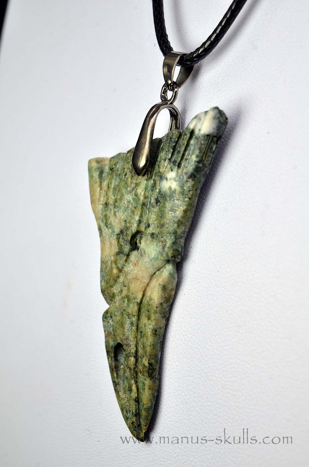 Manus skulls unique Crystal Carvings handmade skulls dragons pendants preseli bluestone tribals spiritual meaning wand Unicorn ..
Bird skull