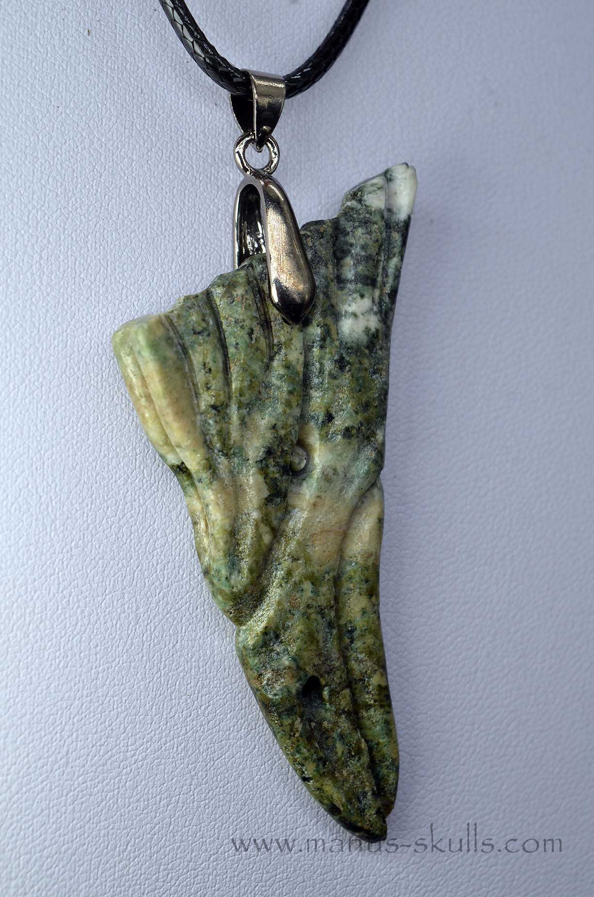 Manus skulls unique Crystal Carvings handmade skulls dragons pendants preseli bluestone tribals spiritual meaning wand Unicorn ..
Bird skull