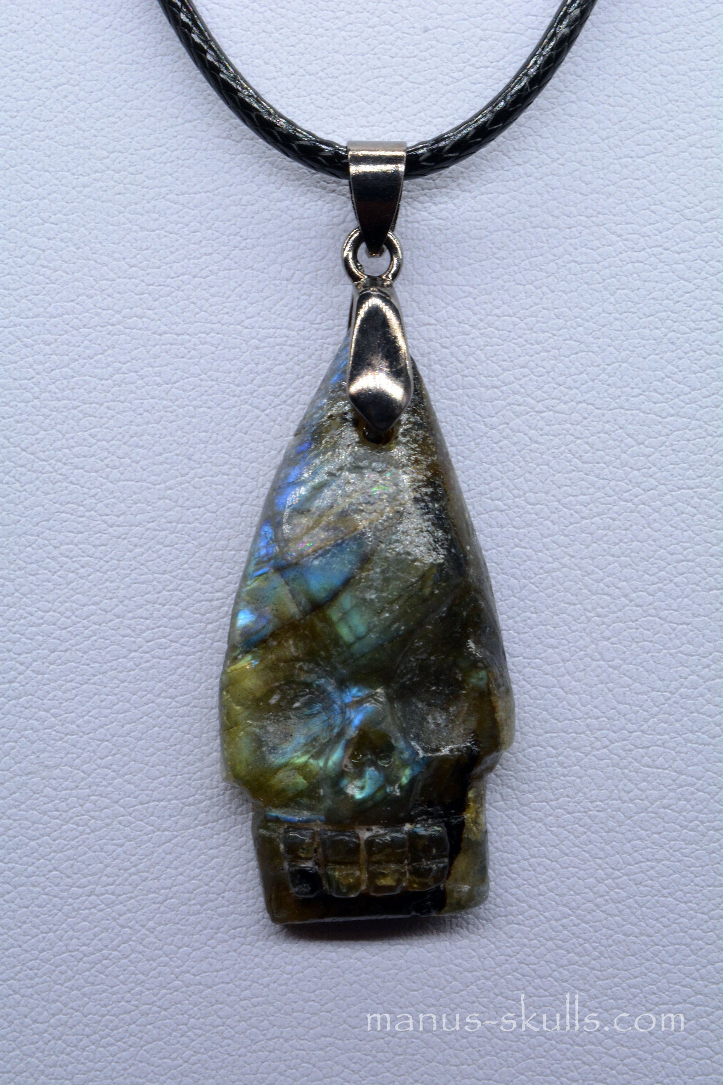 Labradorite Skull Pendant ....