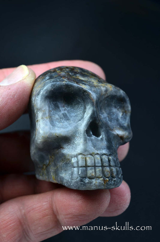 Alt Tekst foto’s: 
Manus skulls unique Crystal Carvings handmade skulls dragons pendants preseli bluestone tribals spiritual meaning wand Unicorn .. 
eagle eye quartz