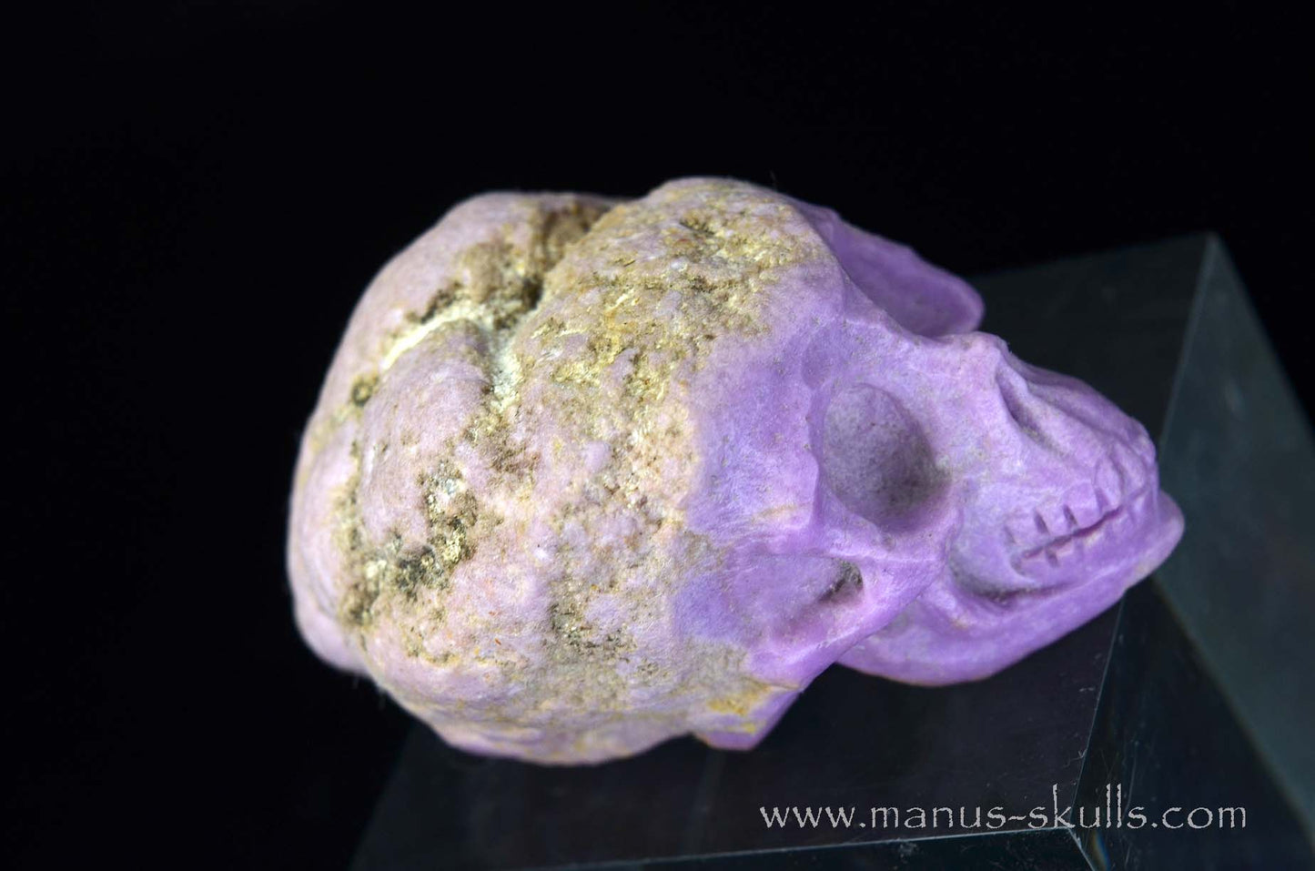 Phosphosiderite with Cacoxenite Skull