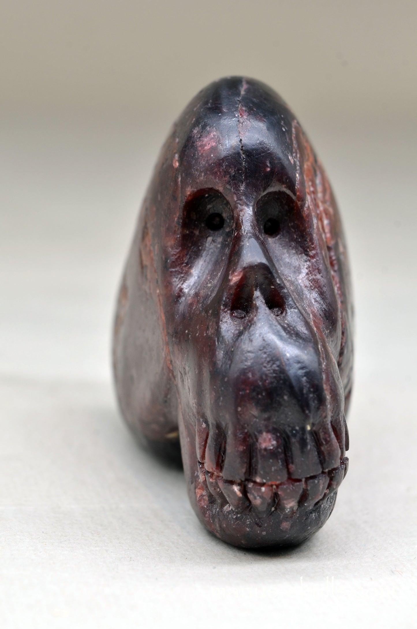 Garnet Manus Skull