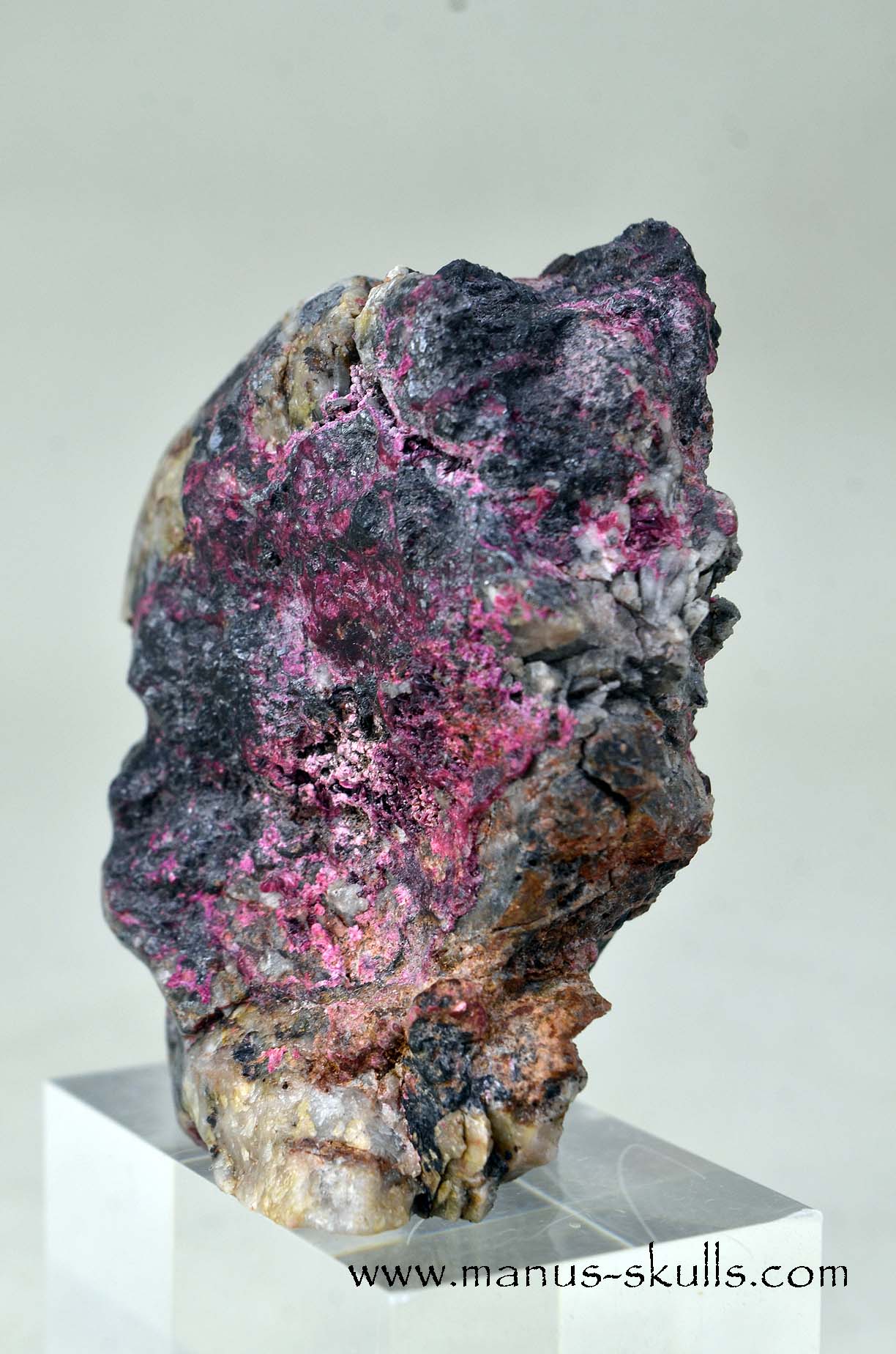 Rare Erythrite Skull