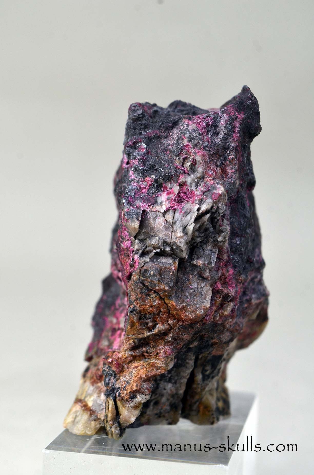 Rare Erythrite Skull