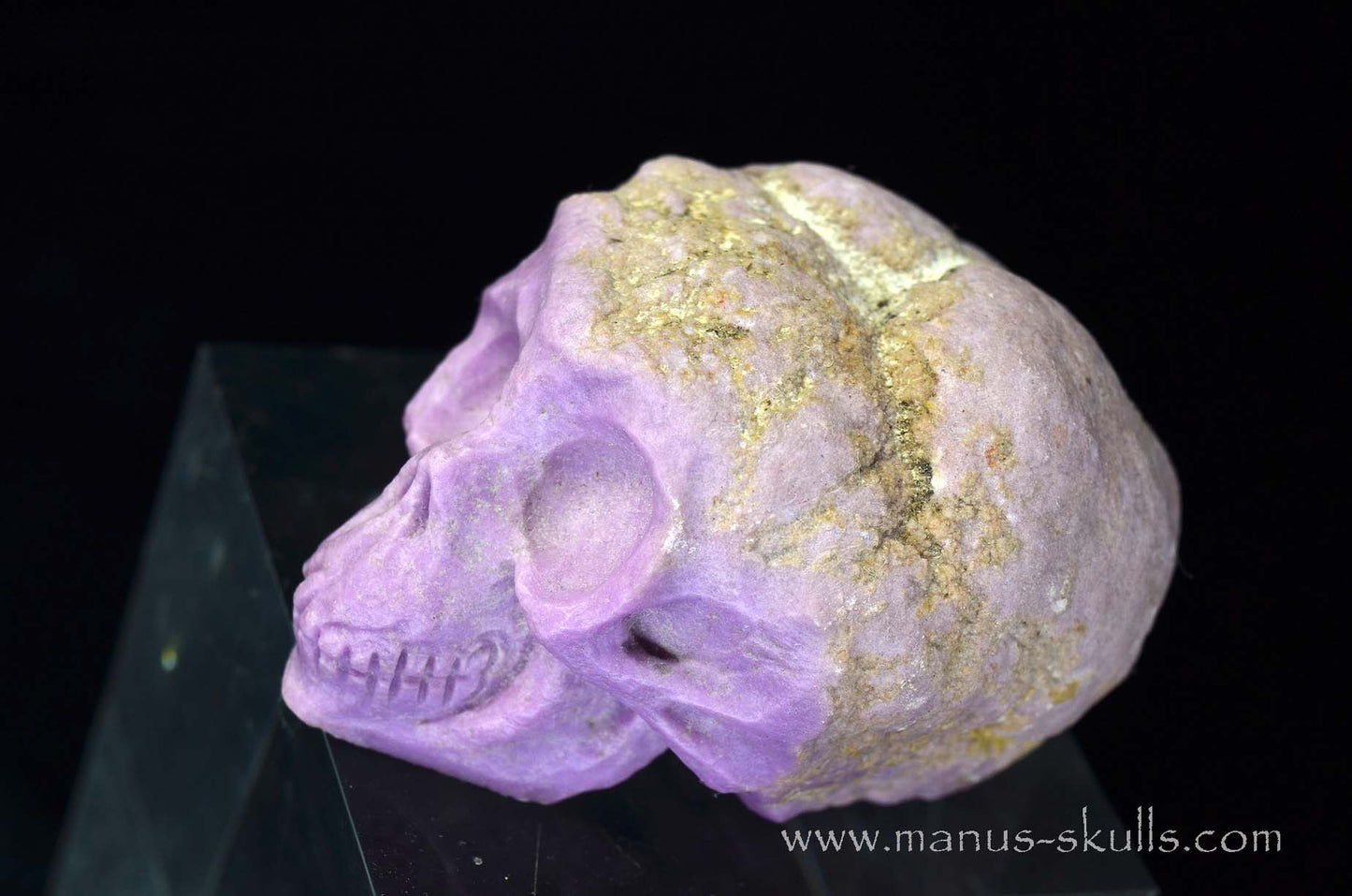 Phosphosiderite with Cacoxenite Skull