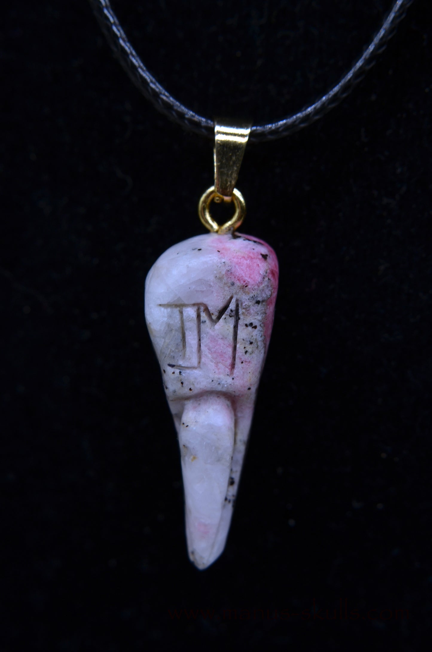 A-grade TUGTUPITE Bird Pendant UV