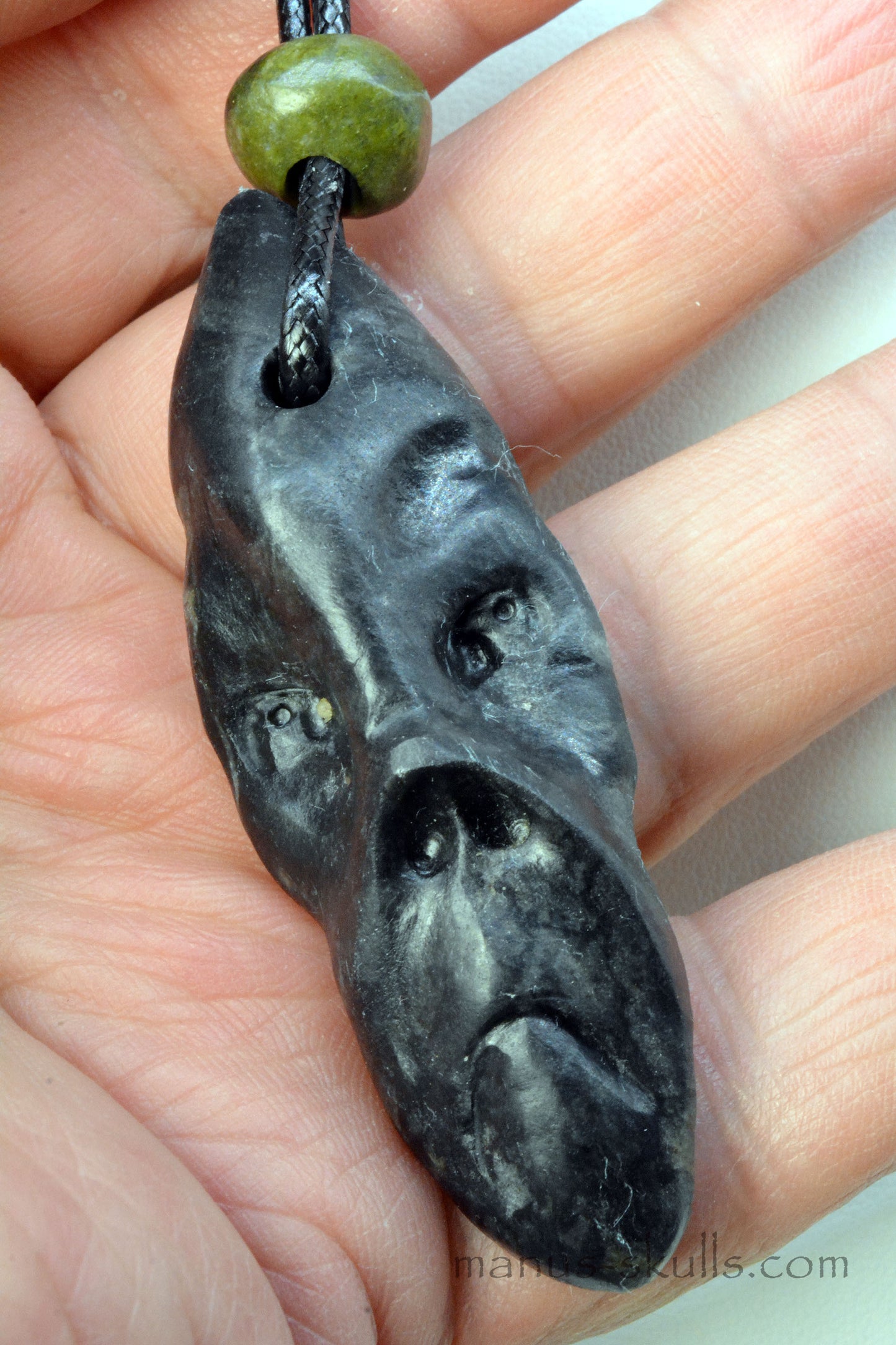 Isua pendant with Greenlandite Slide bead