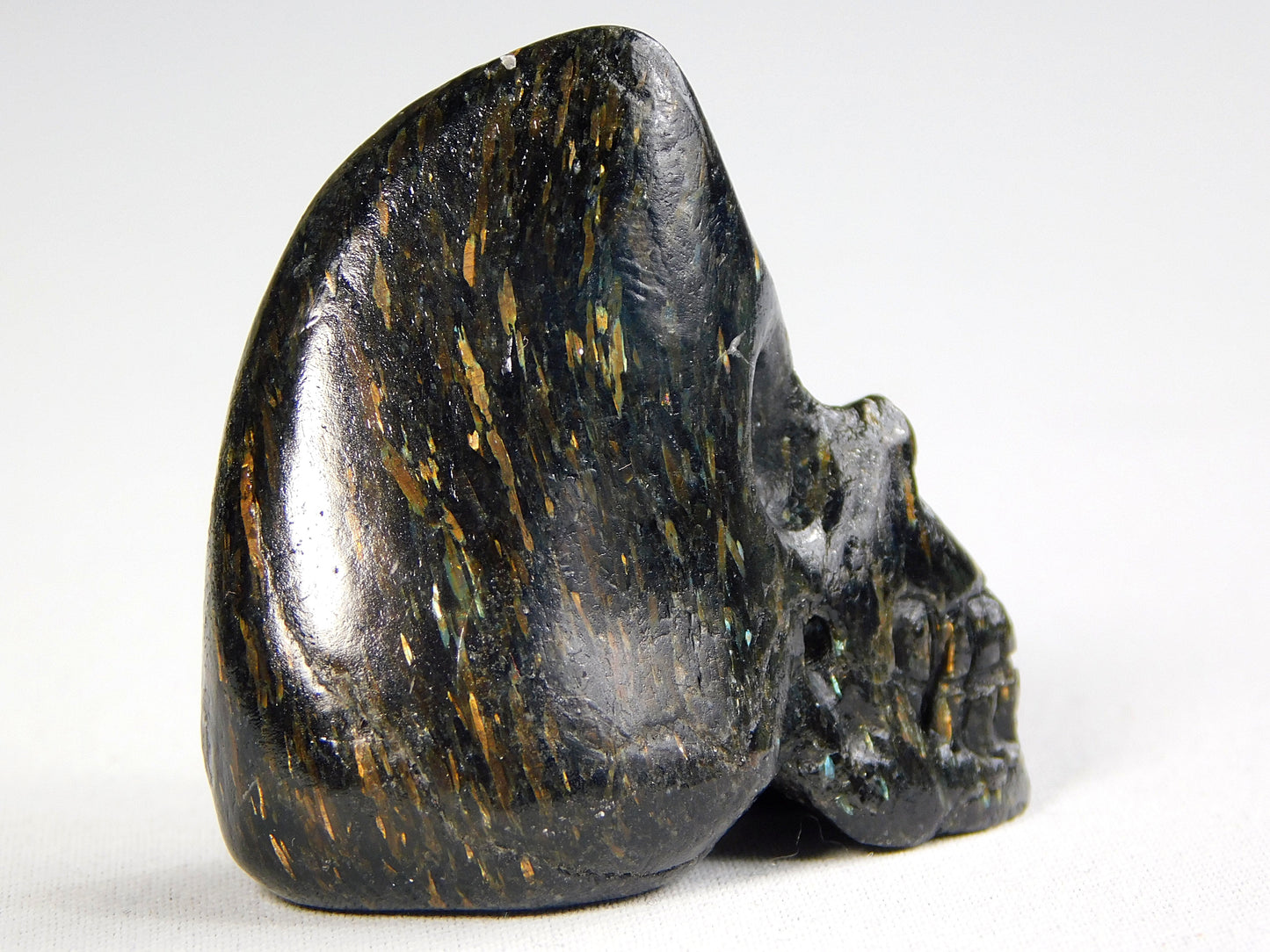 Nuummite Skull