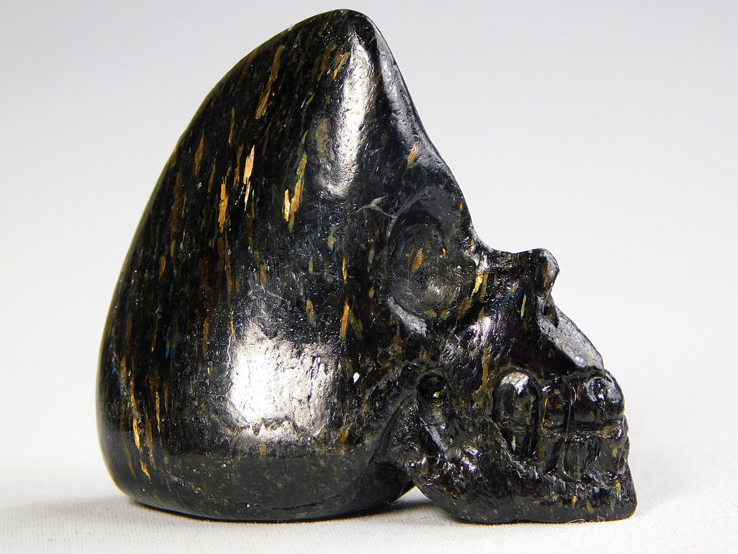 Nuummite Skull