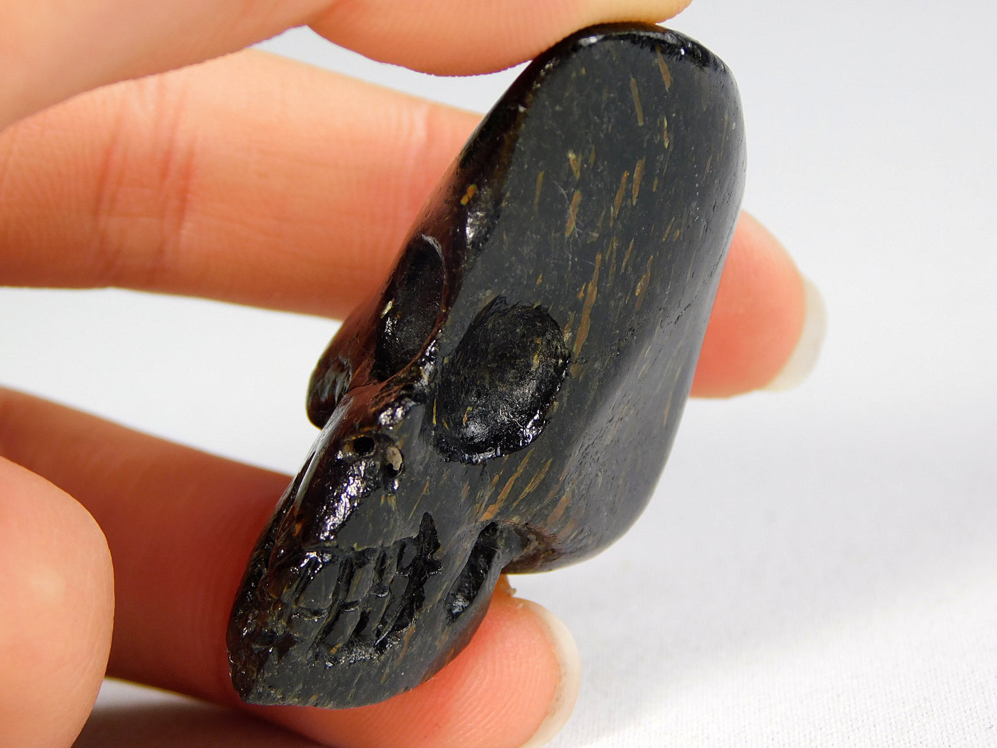 Nuummite Skull
