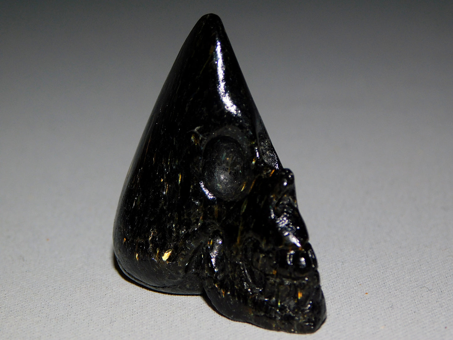 Nuummite Skull