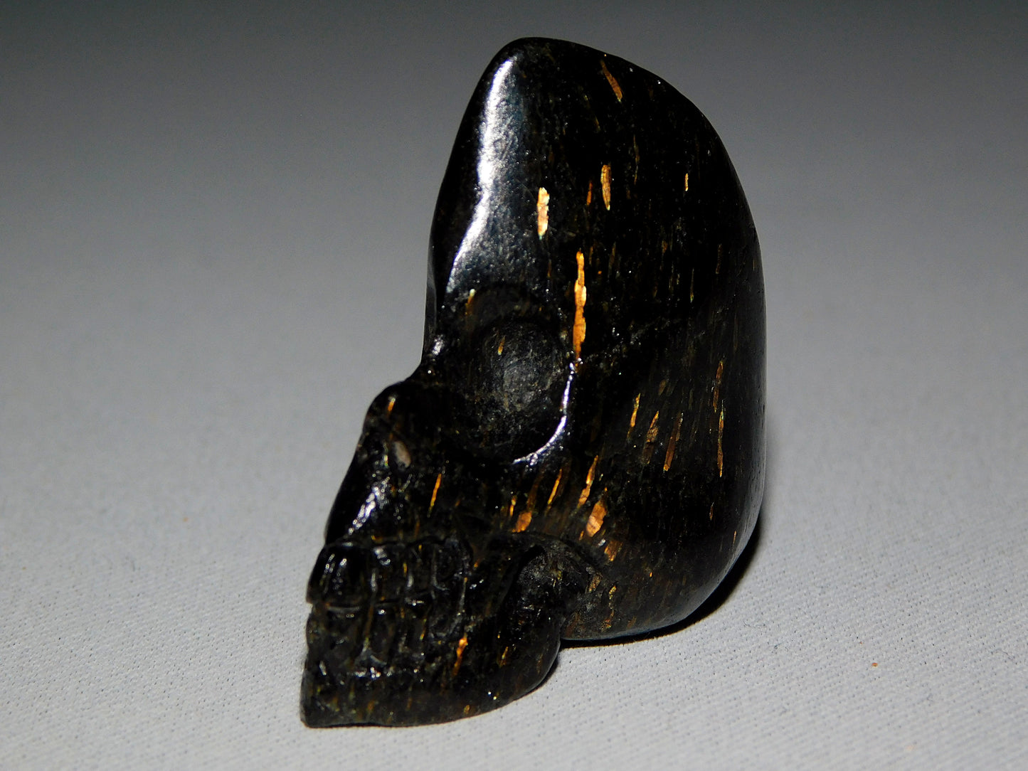 Nuummite Skull