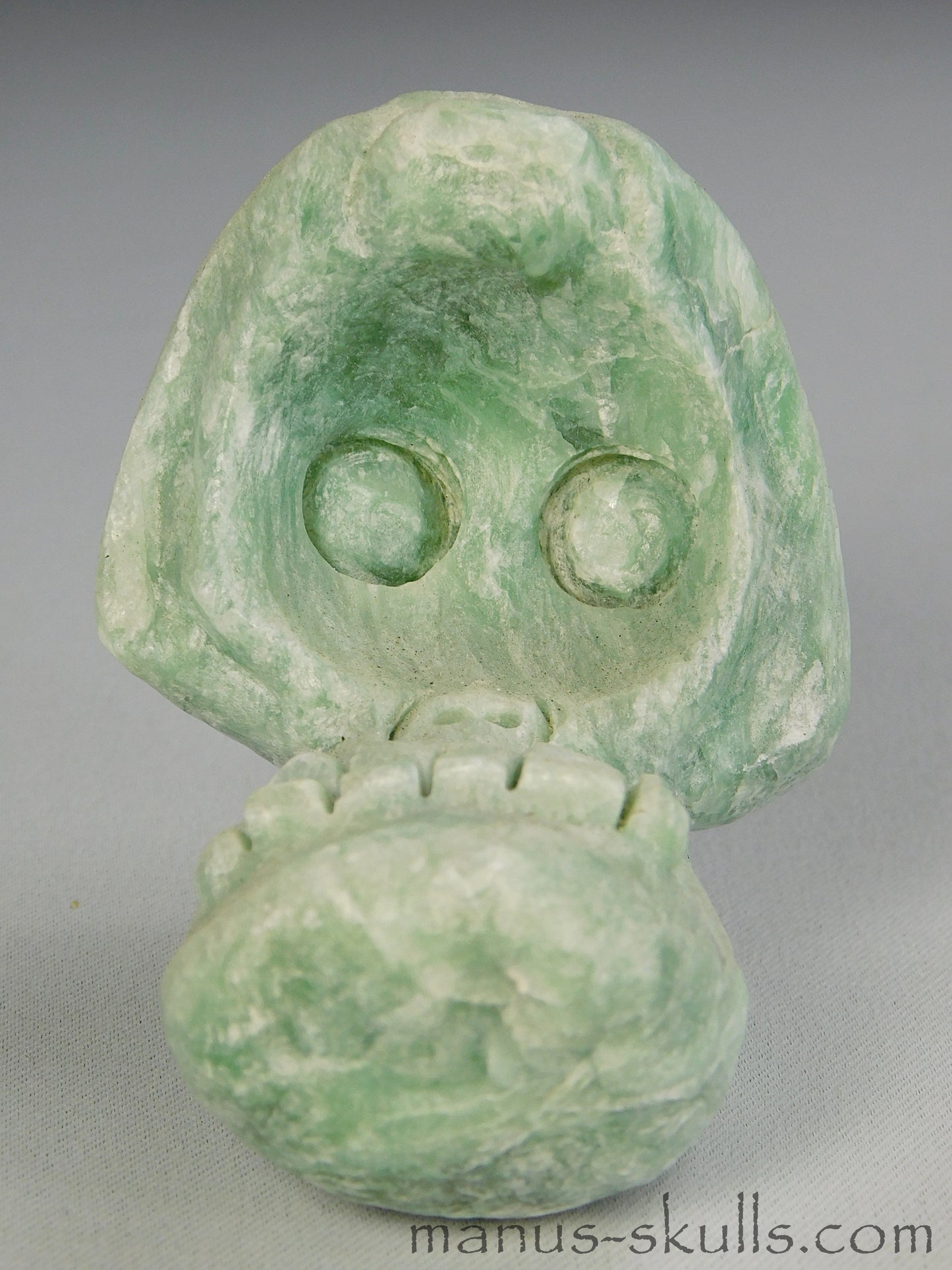 Evolian Manus Skull 2022