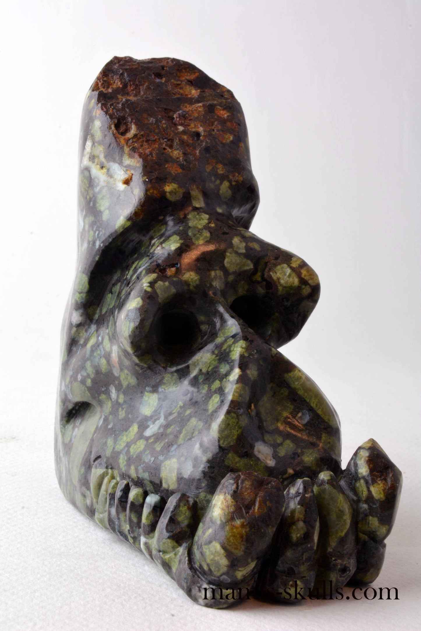Lakelandite Skull