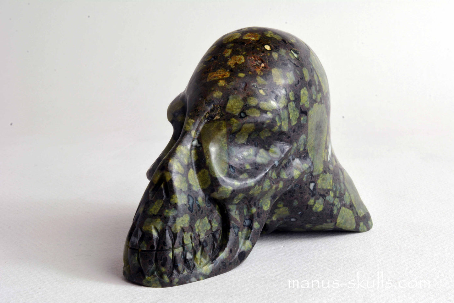 Lakelandite Skull