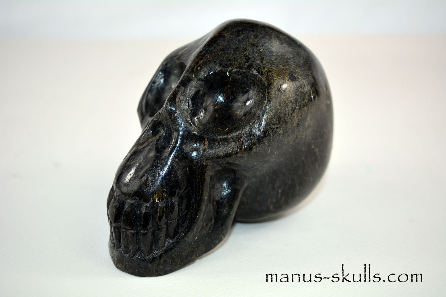 Nuummite Skull