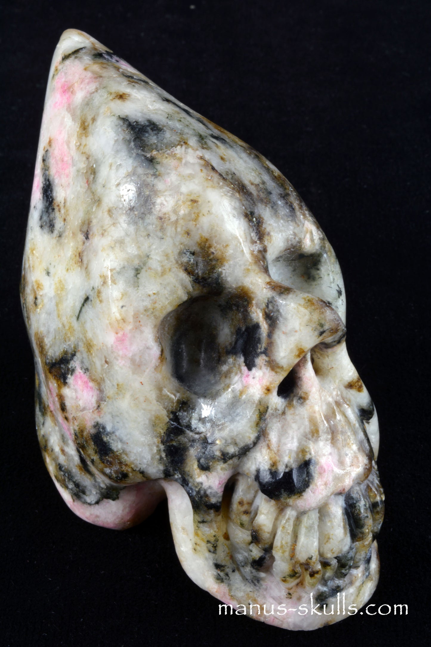 Tugtupite Conehead Skull UV