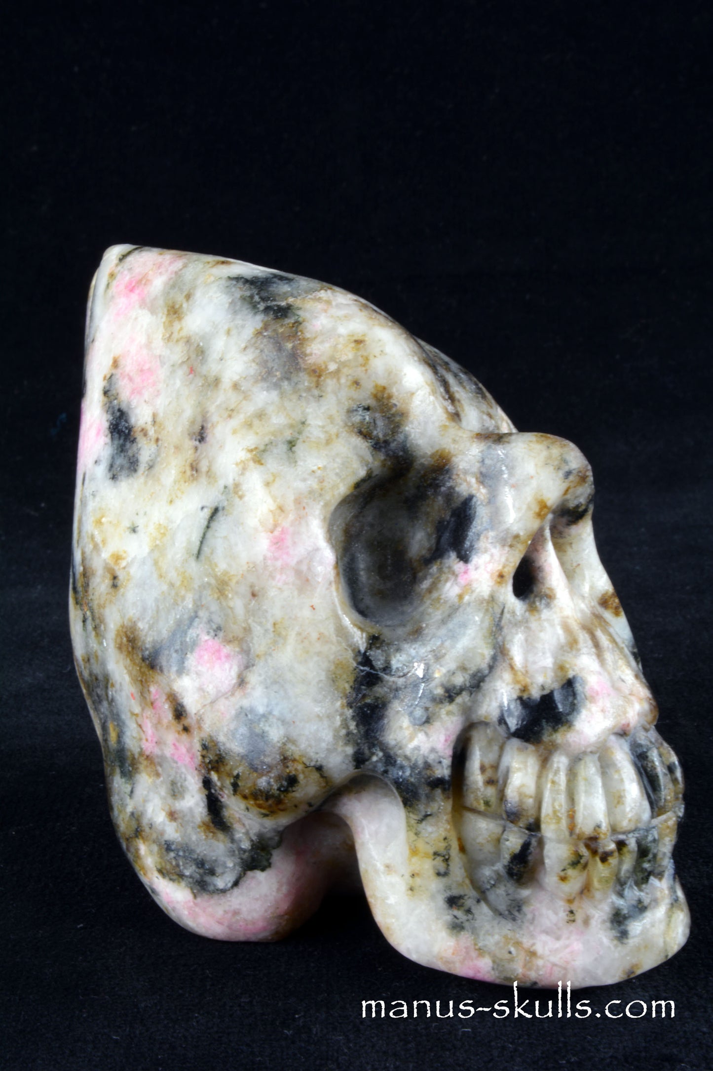Tugtupite Conehead Skull UV