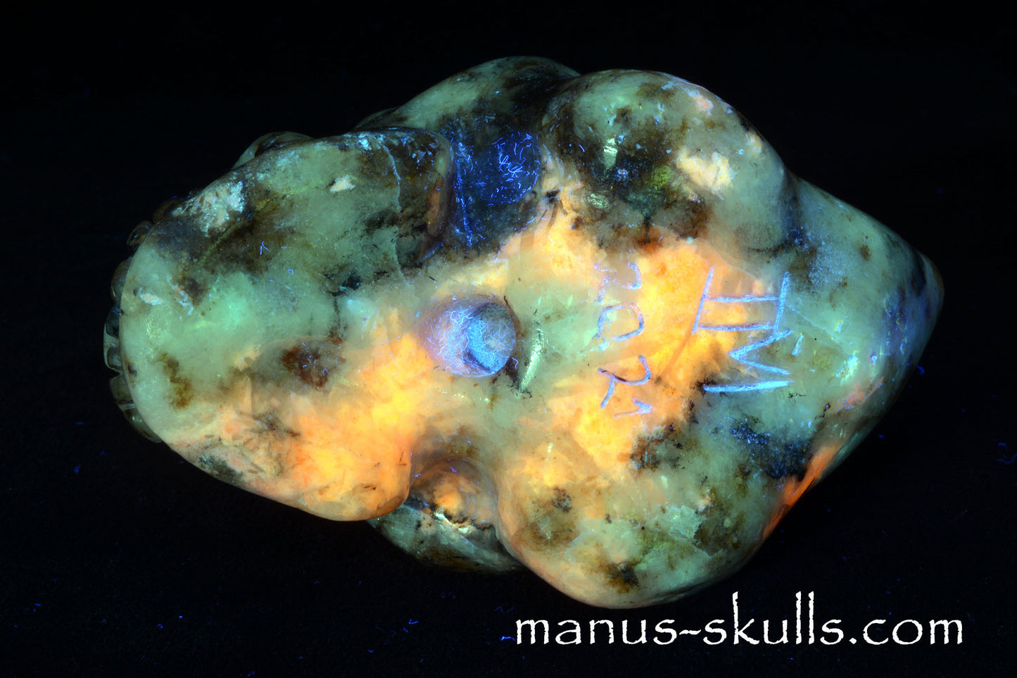 Tugtupite Conehead Skull UV