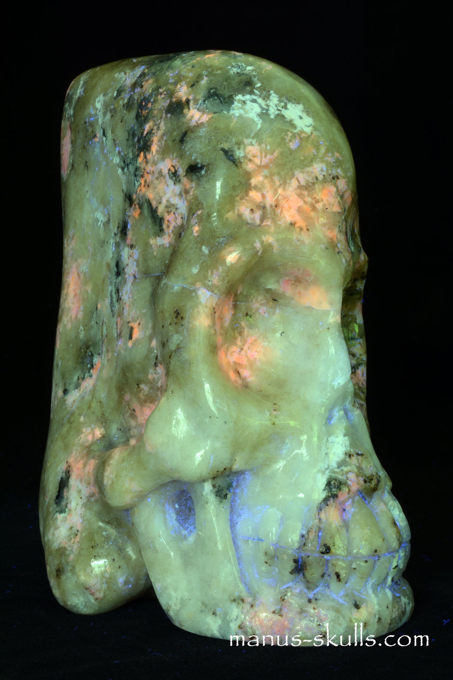 XXL Tugtupite Skull UV