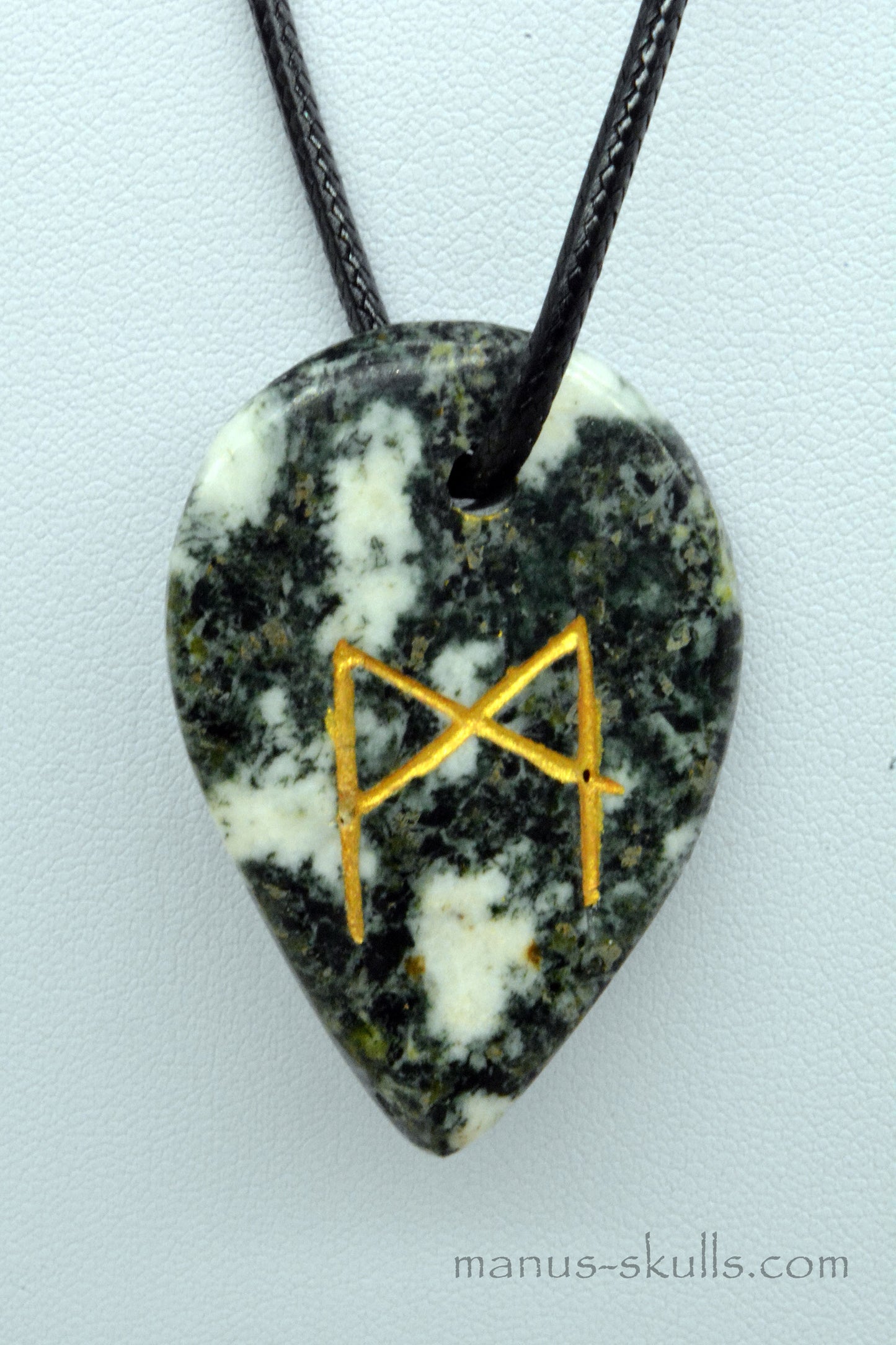 Preseli Bluestone rune Pendant MANNAZ