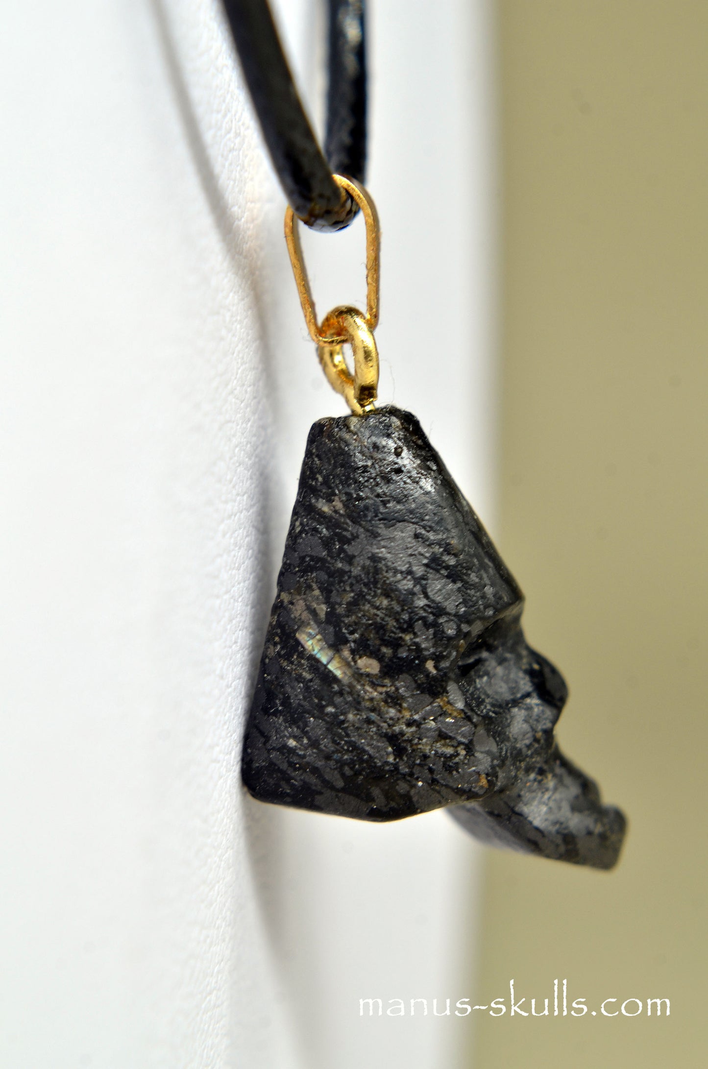 Nuummite miniature Pendant