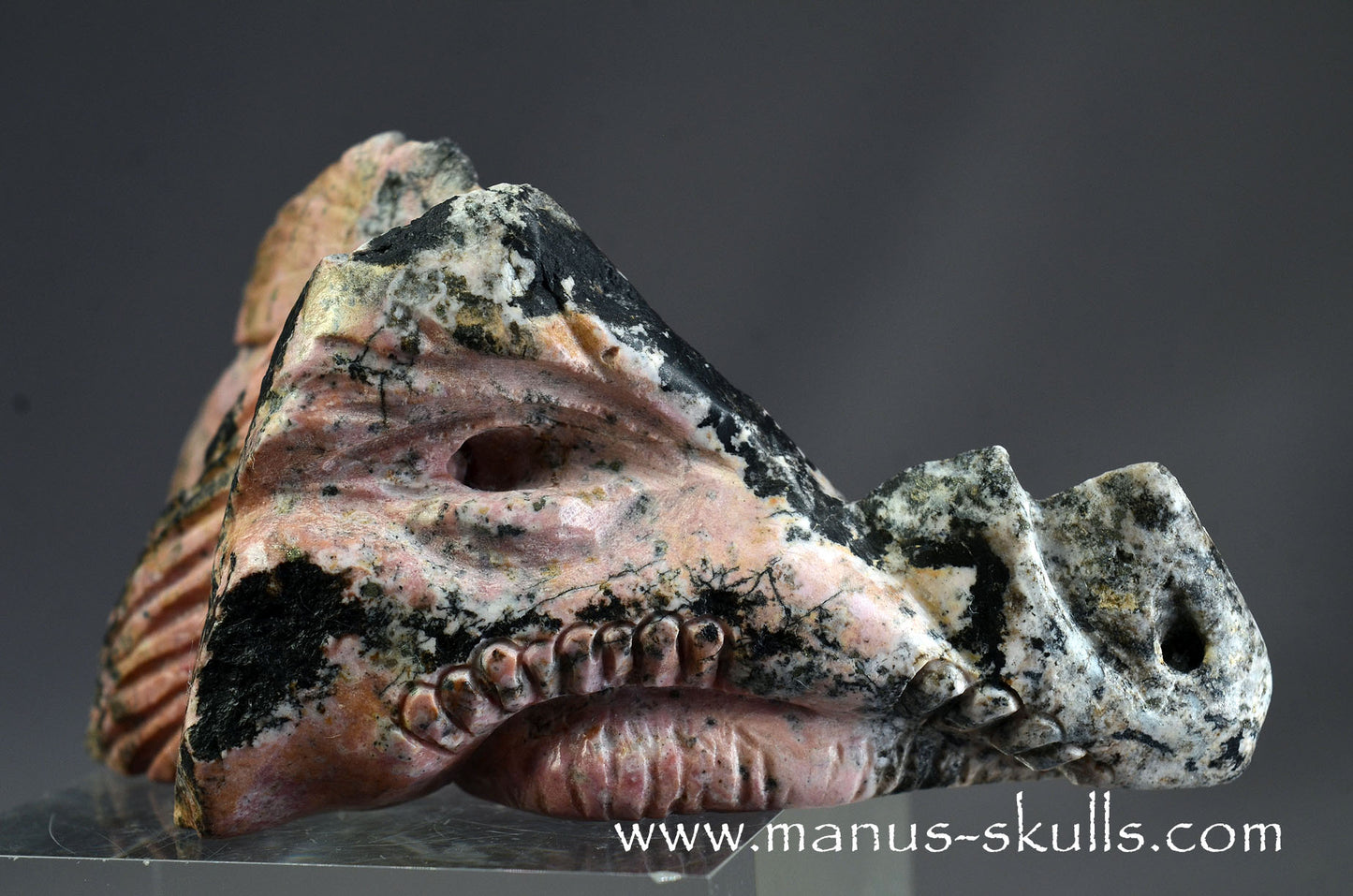 Pyroxmangite Dragon