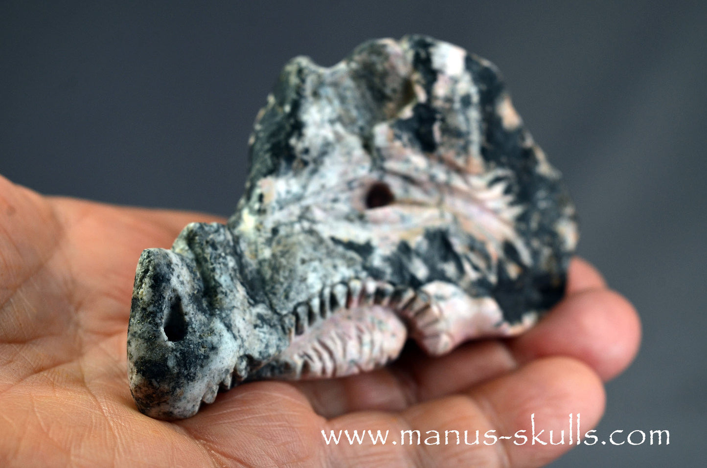 Pyroxmangite Dragon