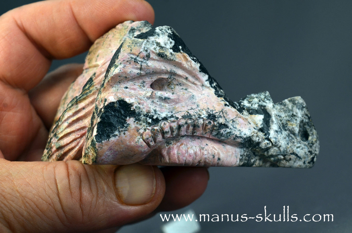 Pyroxmangite Dragon