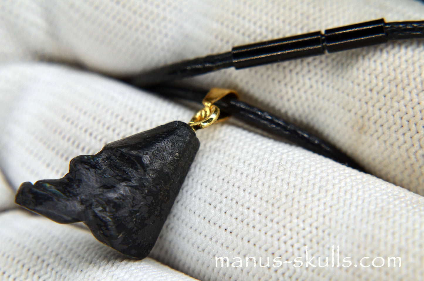 Nuummite miniature Pendant