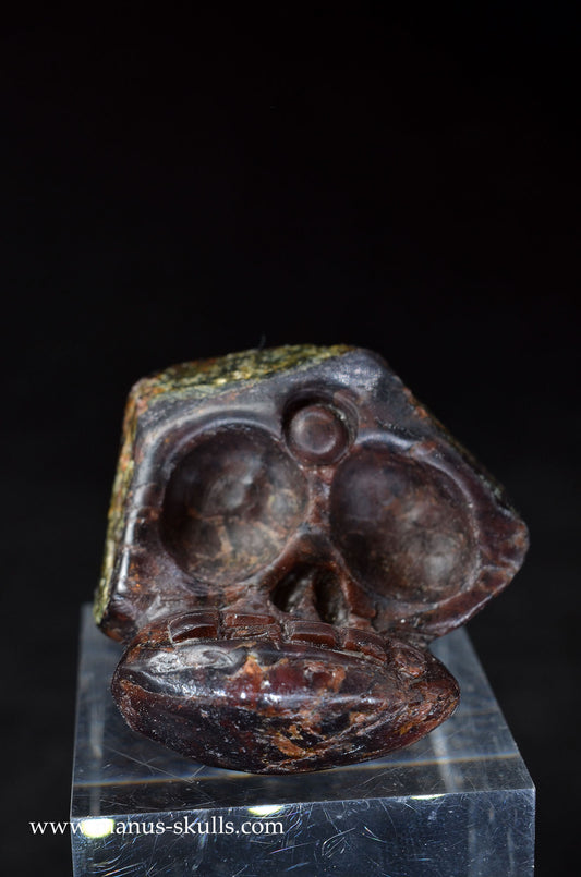 Manus skulls unique Crystal Carvings handmade skulls dragons pendants preseli bluestone tribals spiritual meaning wand Unicorn .. garnet