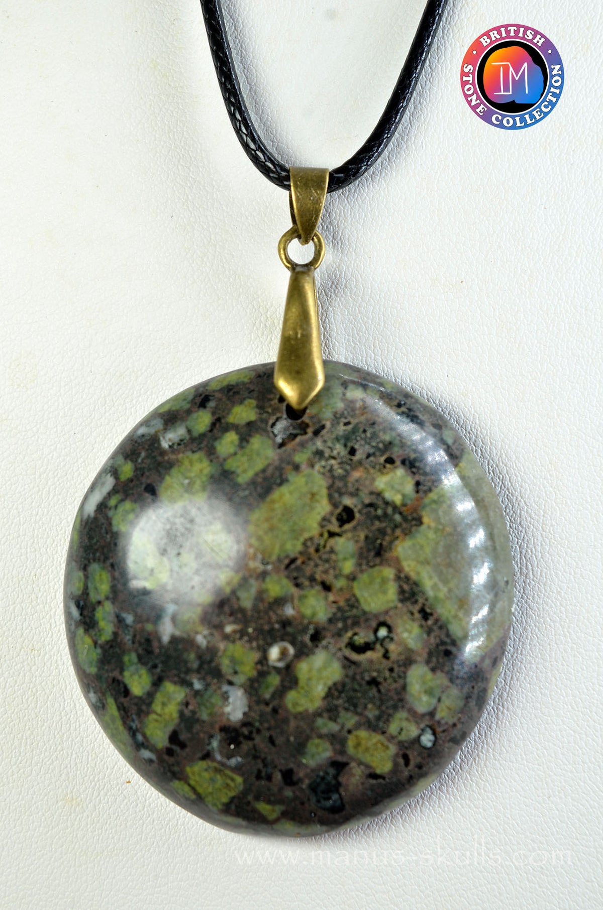 Lakelandite Round Convex Pendant