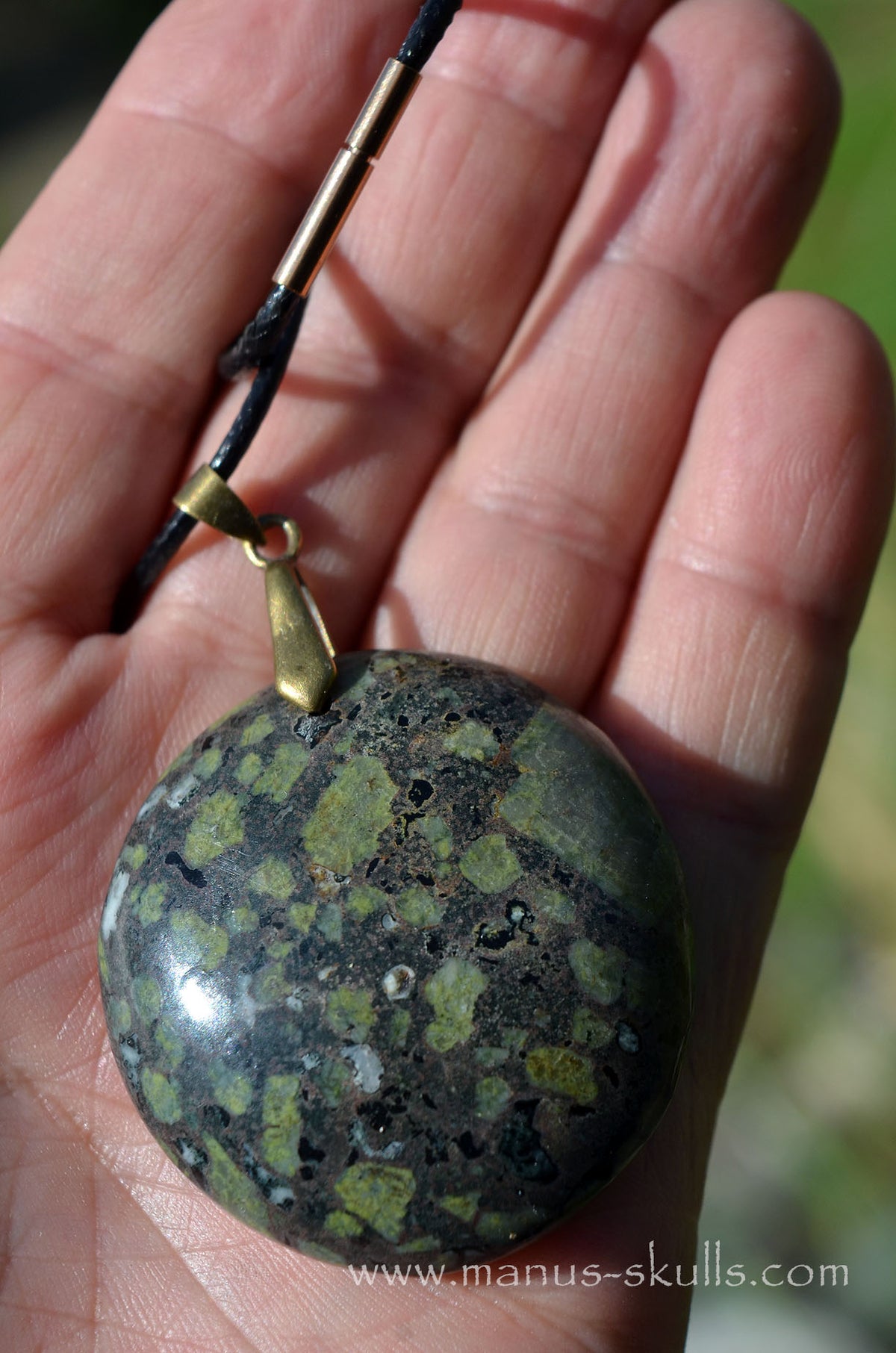 Lakelandite Round Convex Pendant