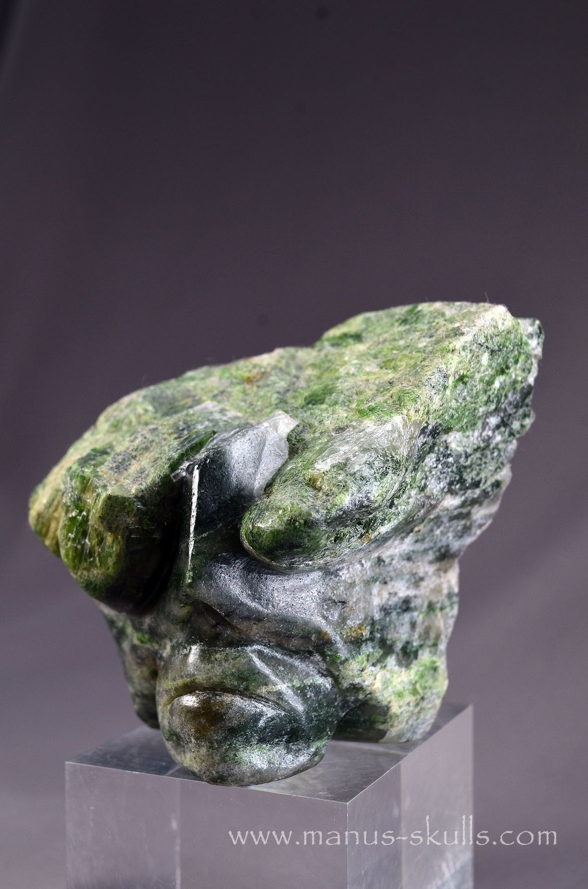 Chrome Diopside Stone Being