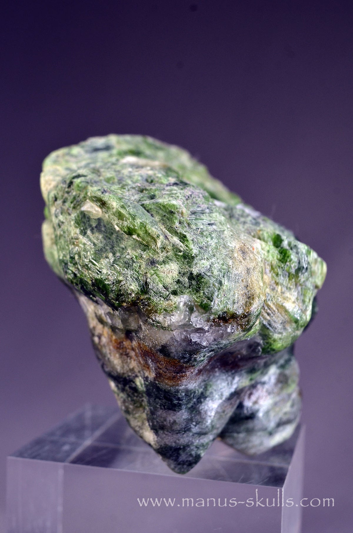 Chrome Diopside Stone Being