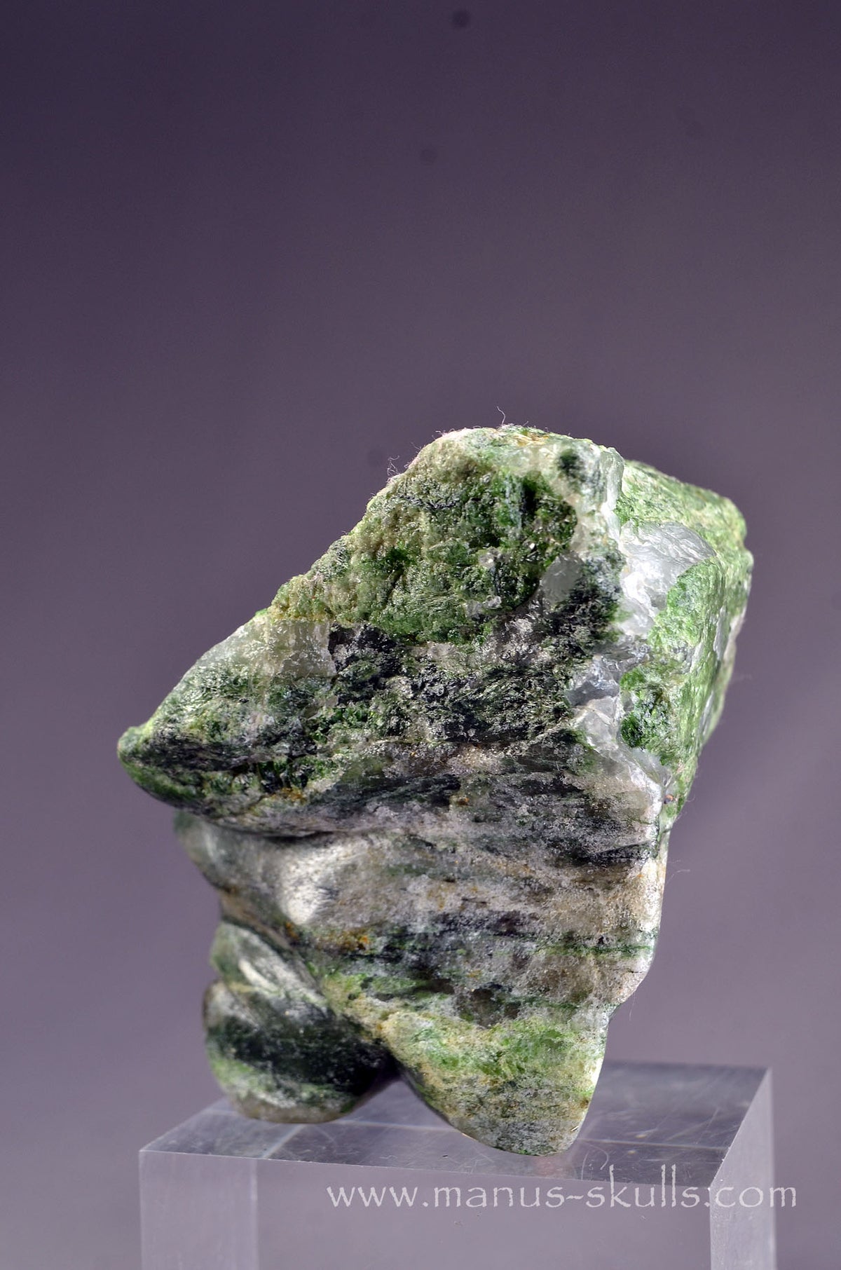 Chrome Diopside Stone Being