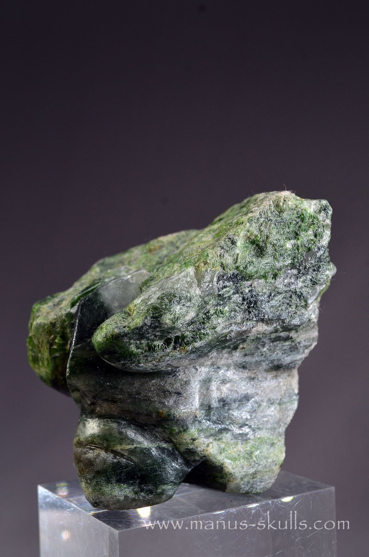 Chrome Diopside Stone Being