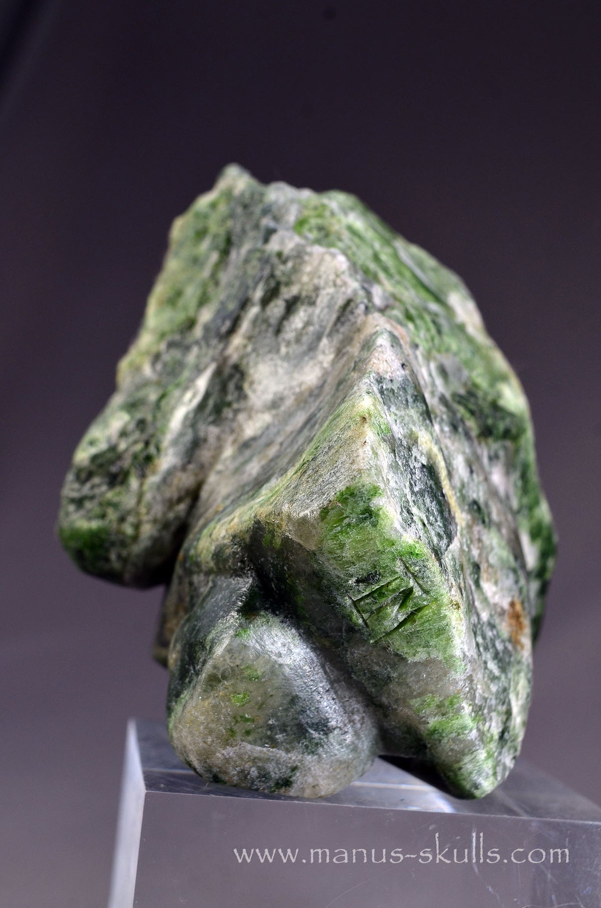 Chrome Diopside Stone Being