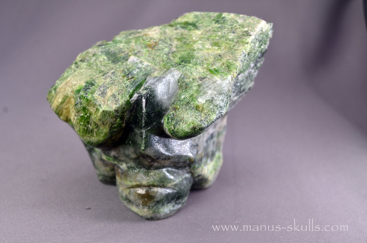 Chrome Diopside Stone Being
