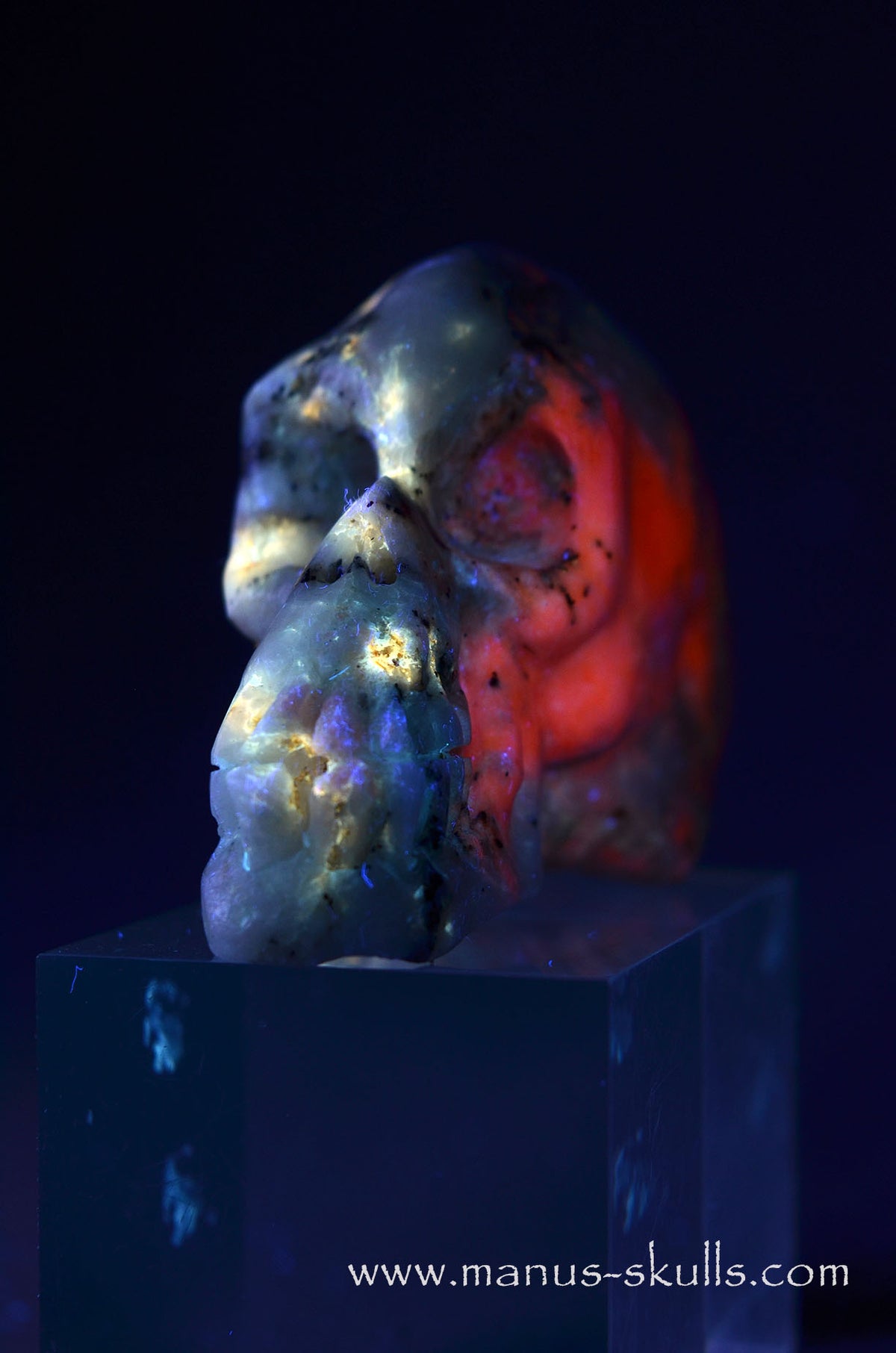 A-Grade Tugtupite Skull (93 g) UV Reactive