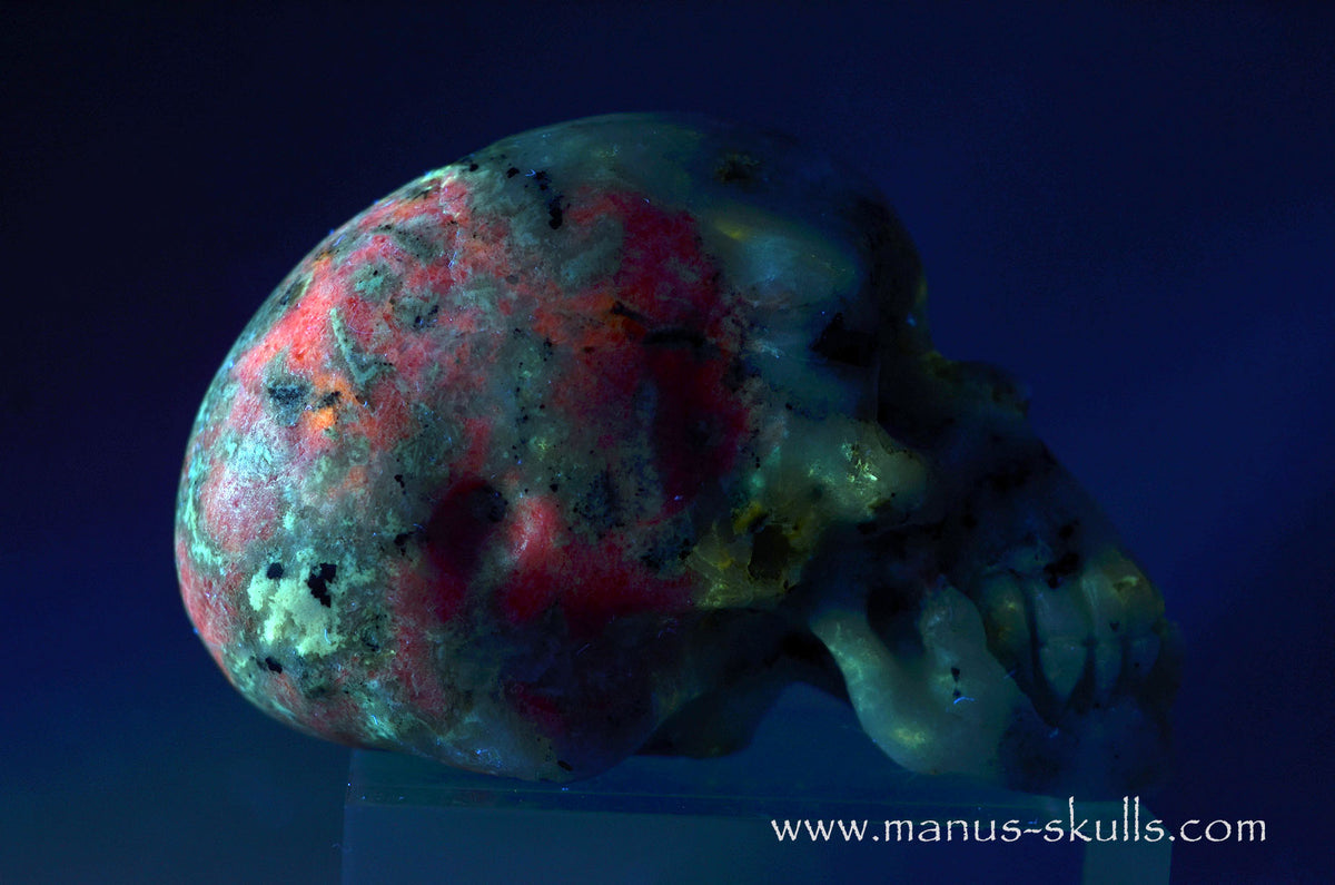 A-Grade Tugtupite Skull (93 g) UV Reactive