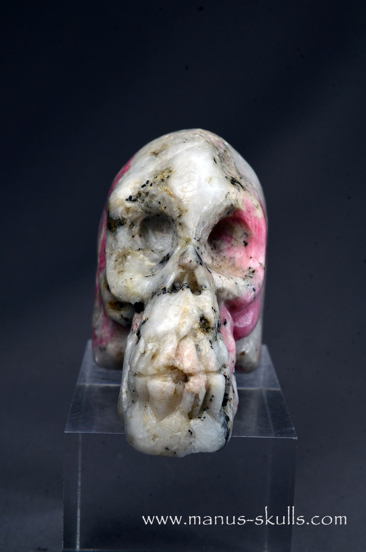 A-Grade Tugtupite Skull (93 g) UV Reactive