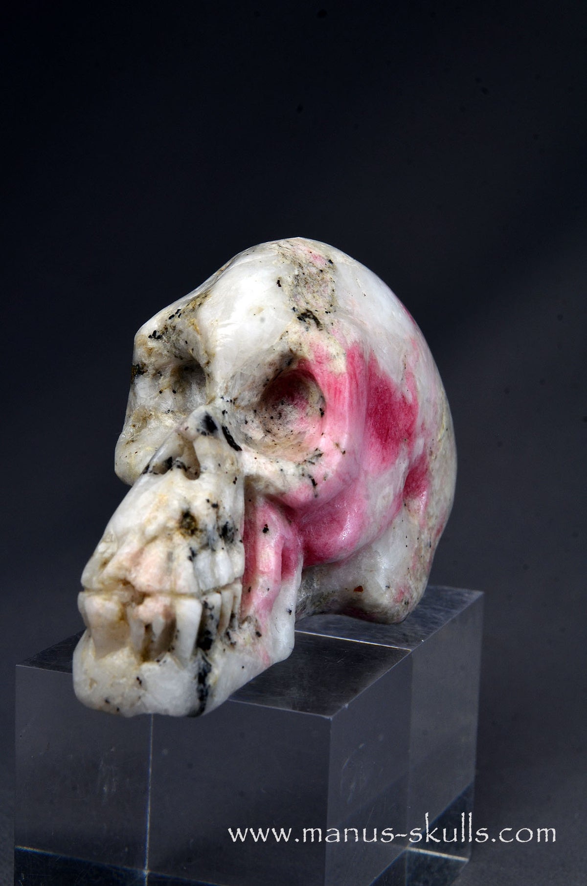 A-Grade Tugtupite Skull (93 g) UV Reactive