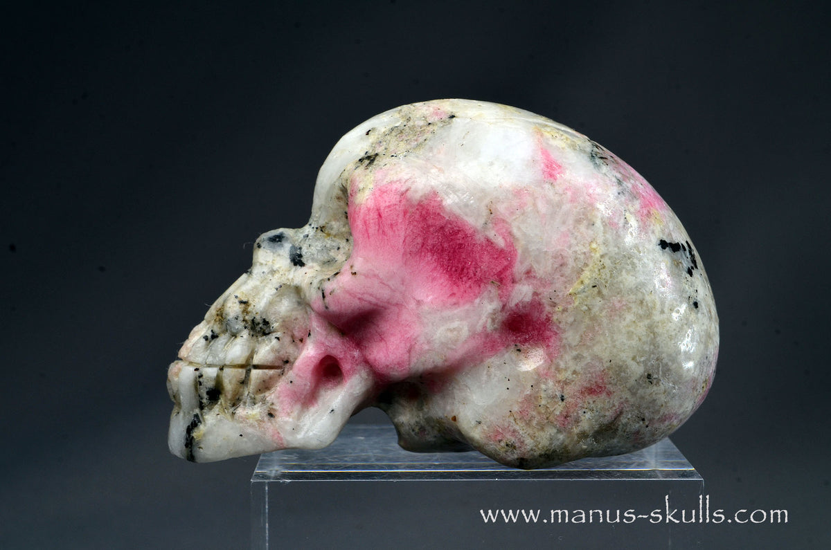 A-Grade Tugtupite Skull (93 g) UV Reactive