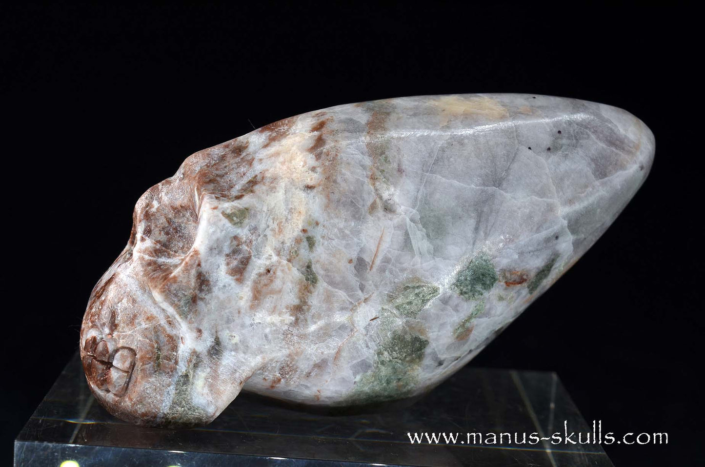 Fluorite in Barite Traveller Skull